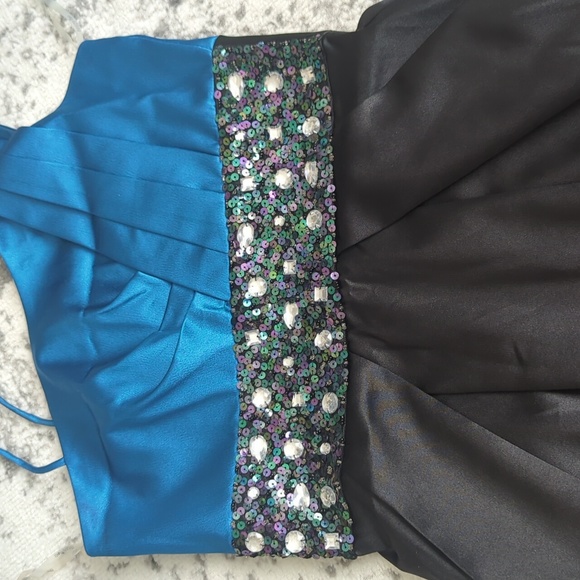 Jeweled blue/black dress | size 5 - Picture 5 of 8
